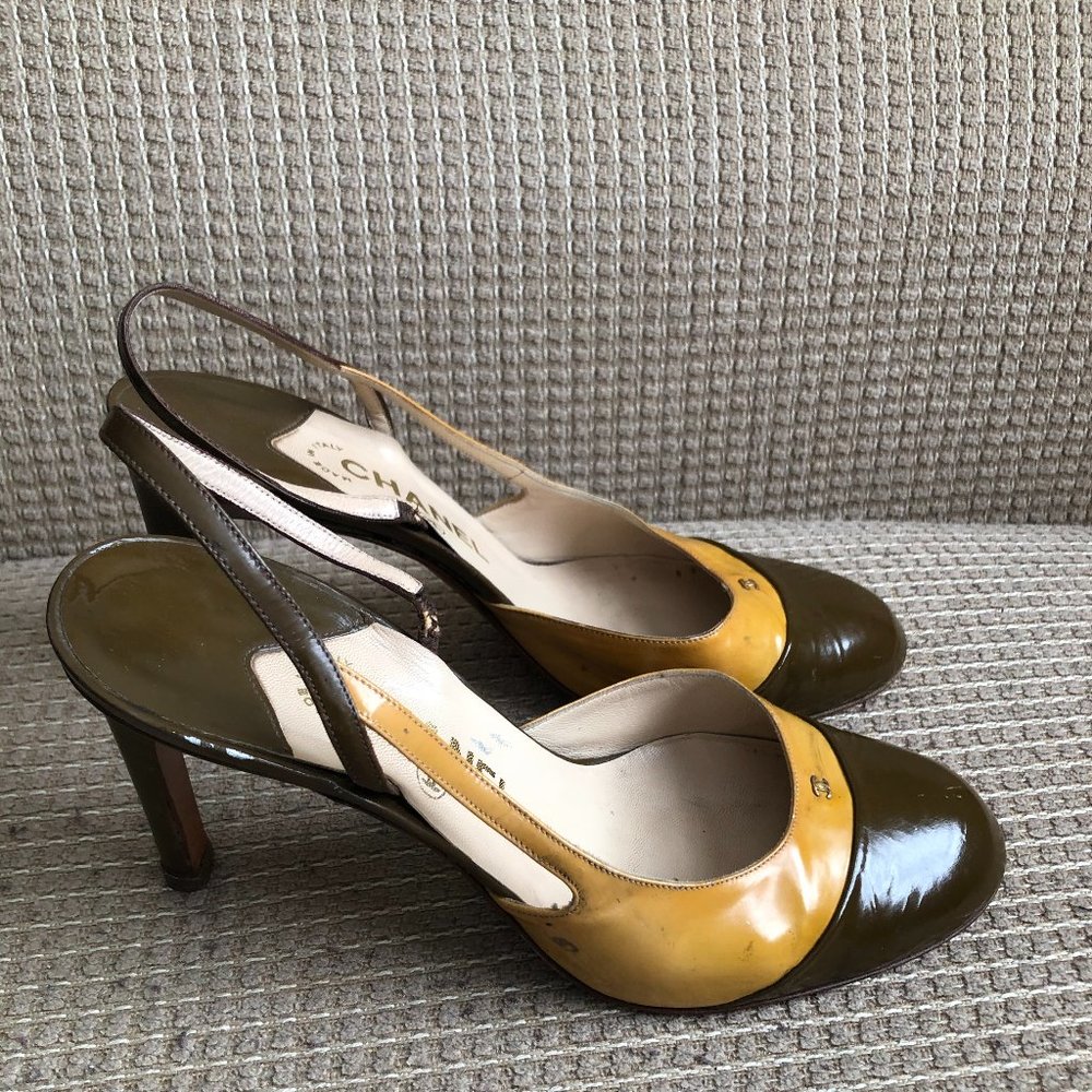 Chanel Women's Multicolor Patent Sandals. In good - Picture 2 of 12
